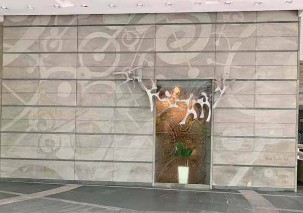 additional photograph of the sculpture on this page